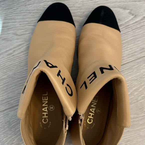 Chanel boots - Picture 2 of 2